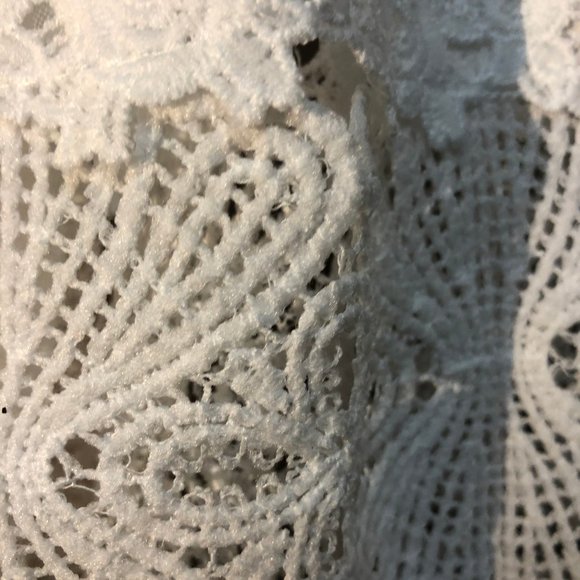 NWT STUNNING Lace Top - Picture 5 of 6